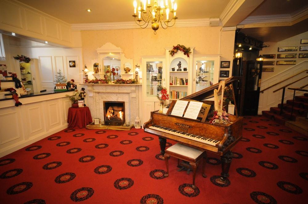 Bush Hotel County Leitrim Екстер'єр фото