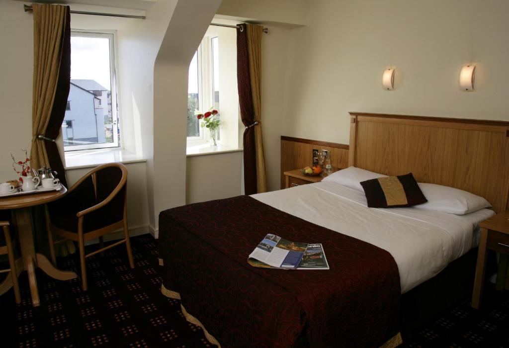 Bush Hotel County Leitrim Екстер'єр фото